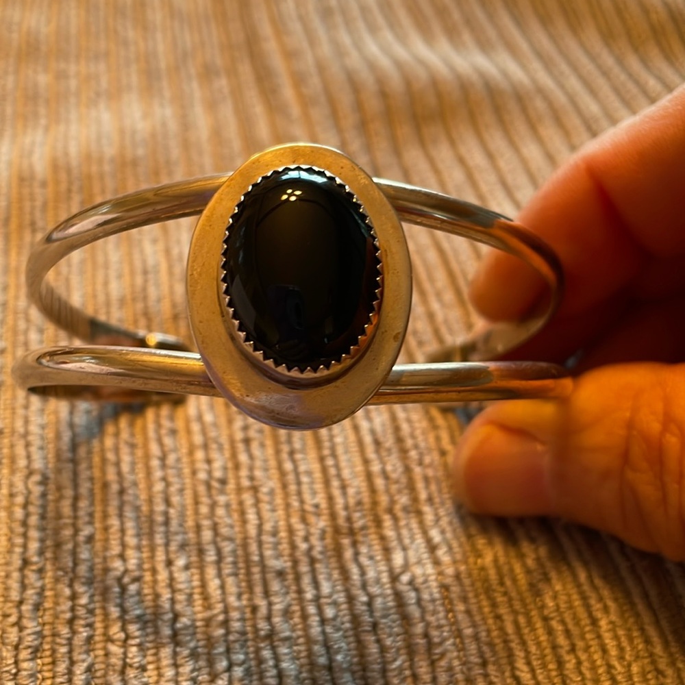 Vintage SS/Onyx Native American Cuff